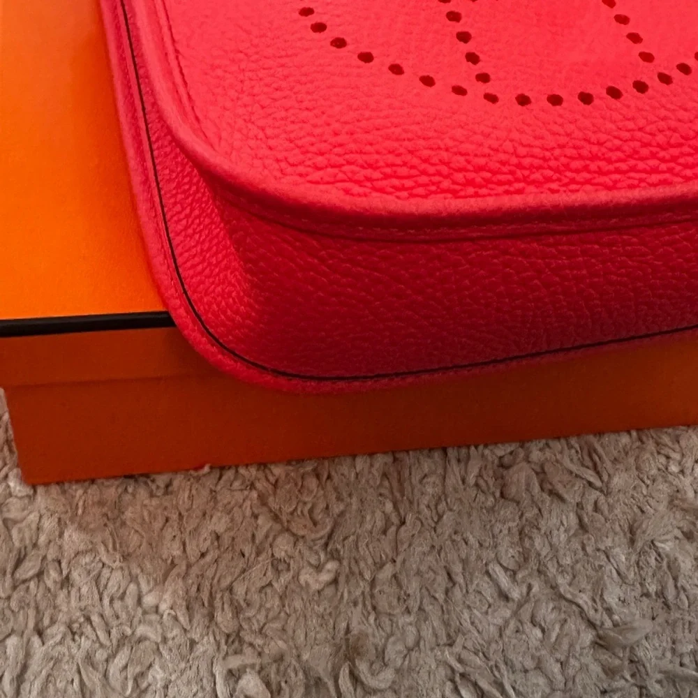 Authentic HERMES Rose Jaipur Clemence Leather Evelyne TPM Bag - Picture 9 of 14